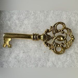 English Key Pin Brooch